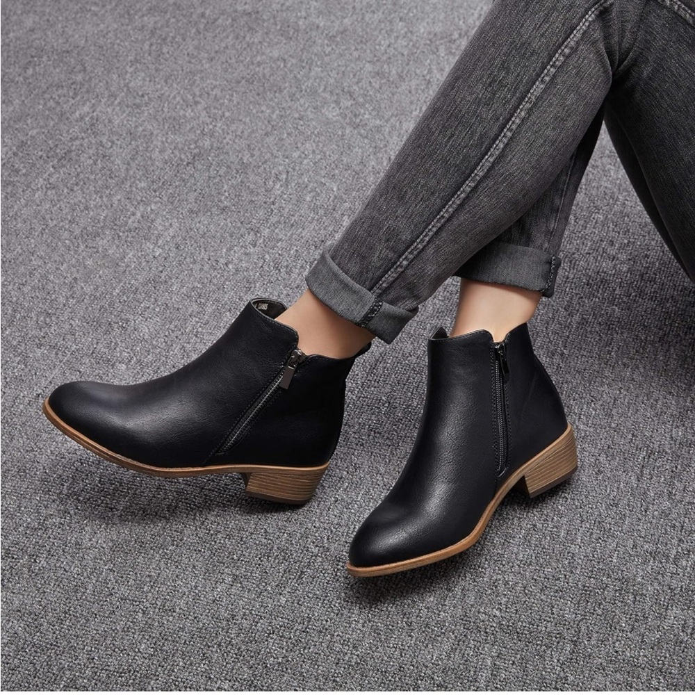 NIB Women’s Ankle Booties